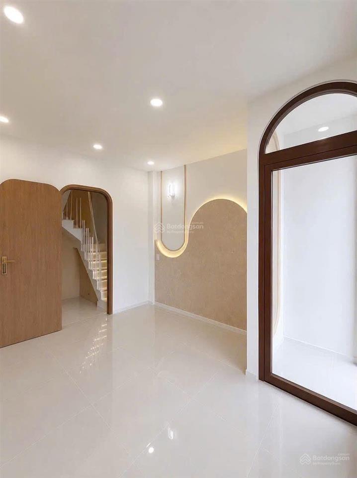 Bán nhà đẹp 4 tầng gần chợ đường hoàng diệu
