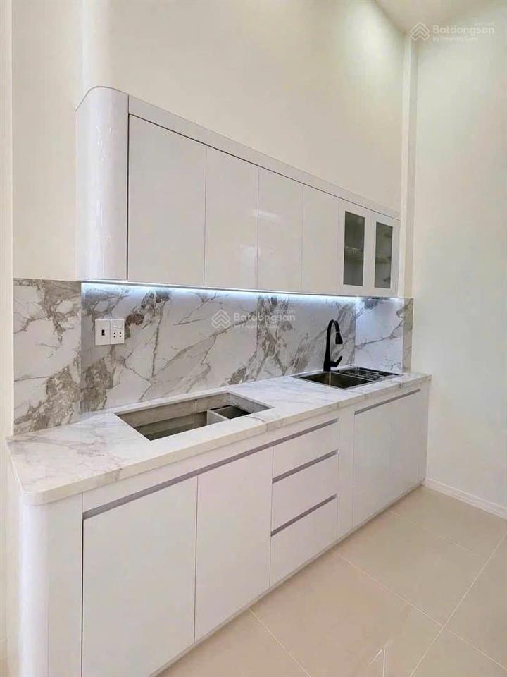 Bán nhà đẹp 4 tầng gần chợ đường hoàng diệu