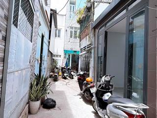 Bán nhà 3 tầng khu dân cư. vào ở ngay. có phòng ngủ cho người lớn tuổi.