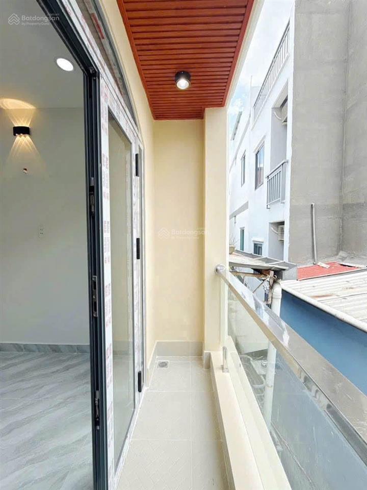 Bán nhà 3 tầng vào ở ngay. sát mặt tiền đường tôn đản