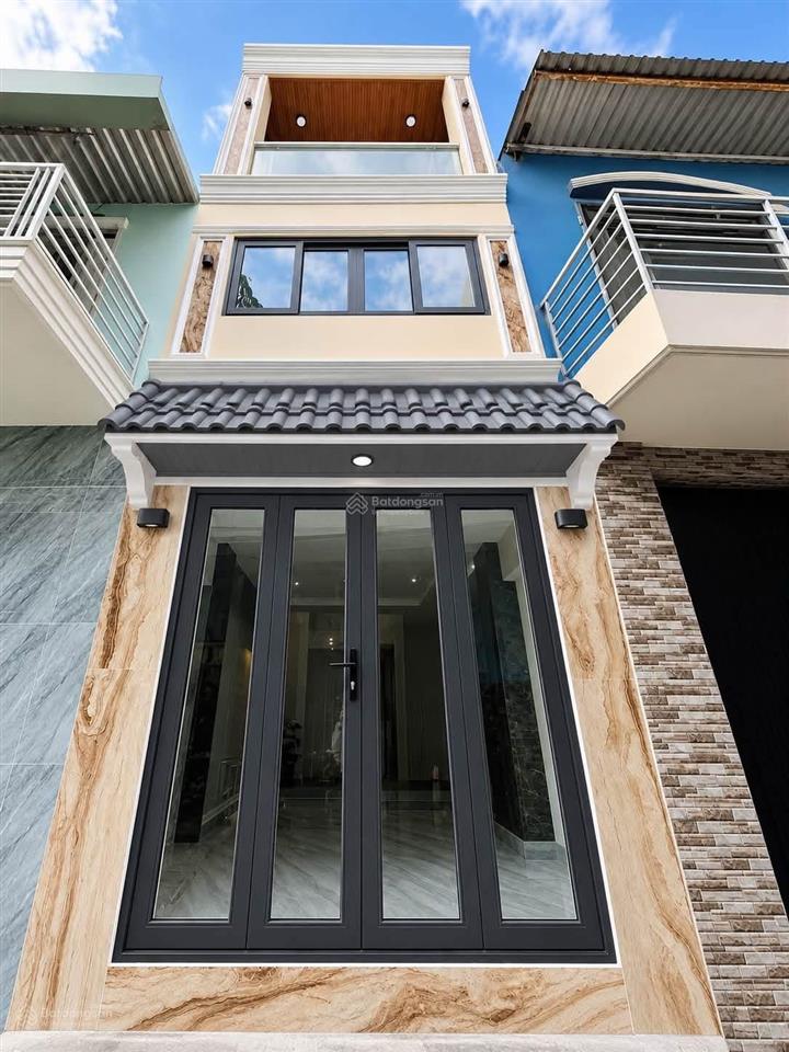 Bán nhà 3 tầng vào ở ngay. sát mặt tiền đường tôn đản