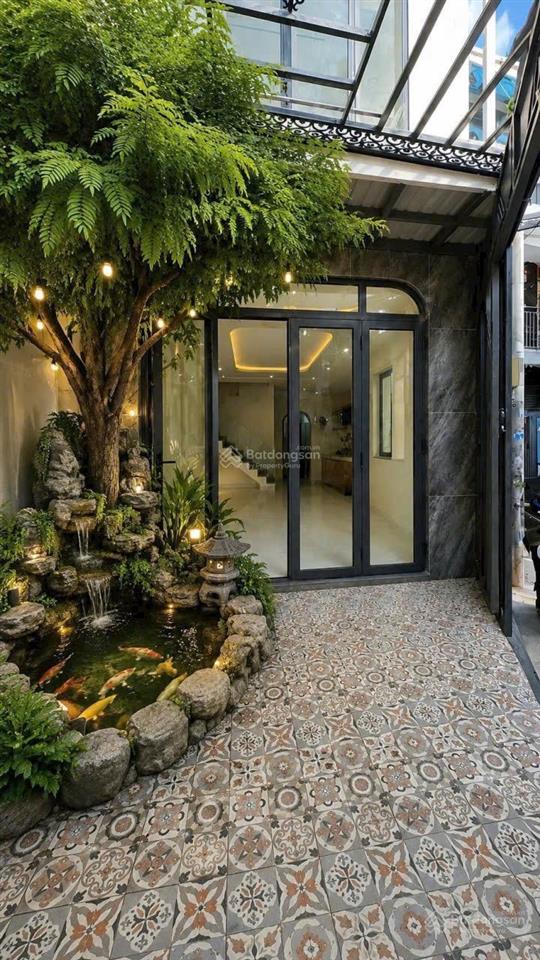 Bán nhà đẹp khu nhà thờ, hẻm thông 3m, 70m đất giá 6 tỷ 850 thương lượng. đường xóm chiếu