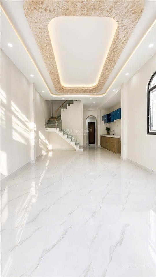 Bán nhà đẹp khu nhà thờ, hẻm thông 3m, 70m đất giá 6 tỷ 850 thương lượng. đường xóm chiếu