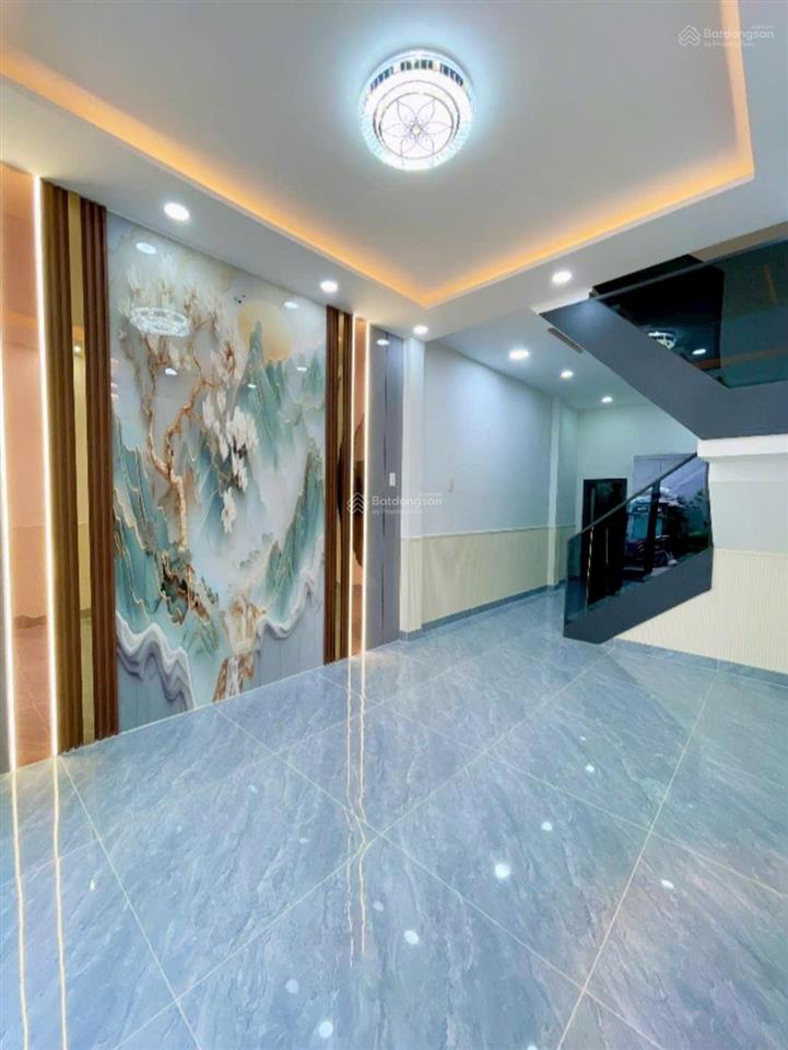 Bán nhà đẹp 2 tầng gần đường vĩnh hội. khu dân cư an ninh, hàng xóm thân thiện.
