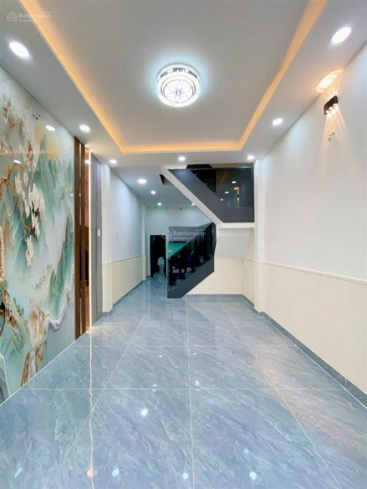 Bán nhà đẹp 2 tầng gần đường vĩnh hội. khu dân cư an ninh, hàng xóm thân thiện.