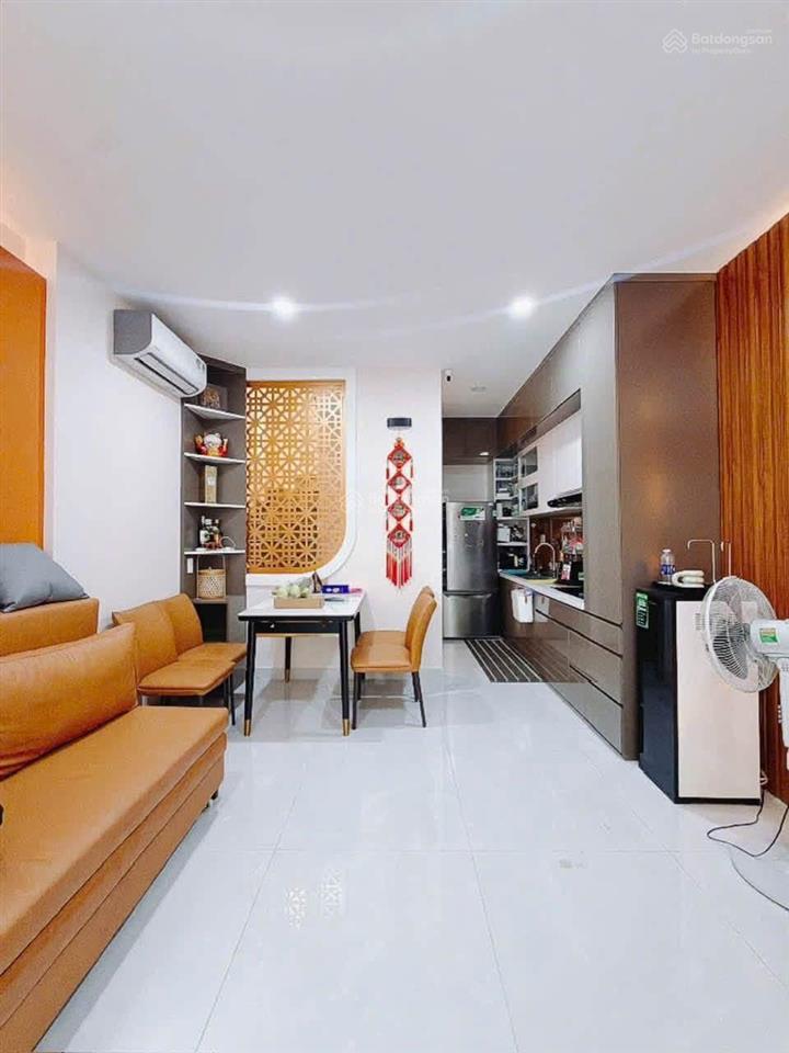 Bán nhà mặt tiền xe hơi vào nhà. đường 7m, ngang 4m trên đường vĩnh hội.