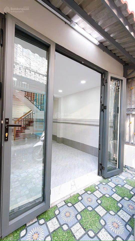 Bán nhà 4 tầng vào ở ngay. mặt tiền hẻm nối liền đường khánh hội và vĩnh khánh.