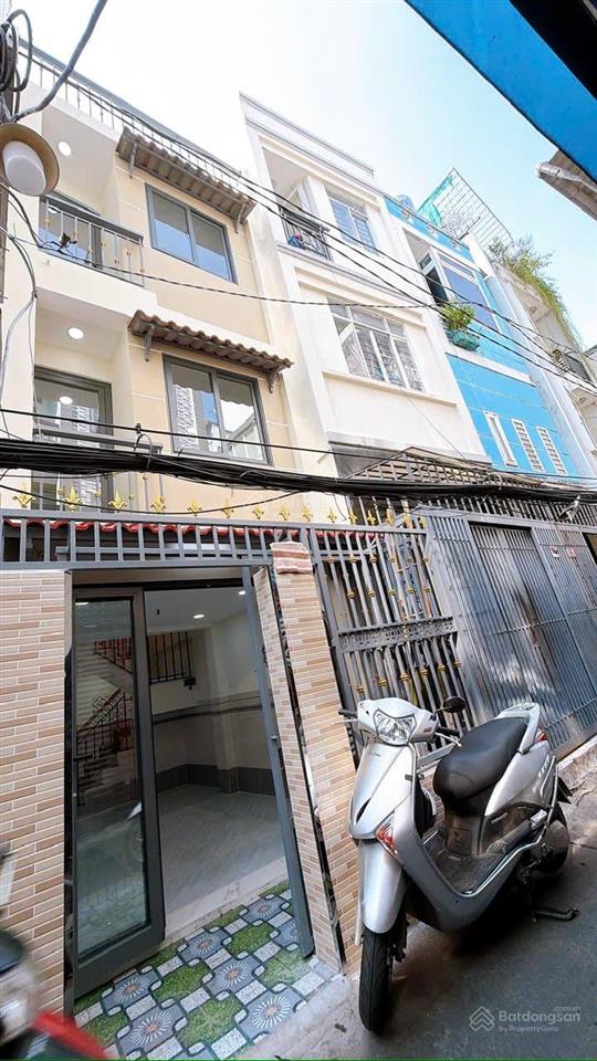 Bán nhà 4 tầng vào ở ngay. mặt tiền hẻm nối liền đường khánh hội và vĩnh khánh.