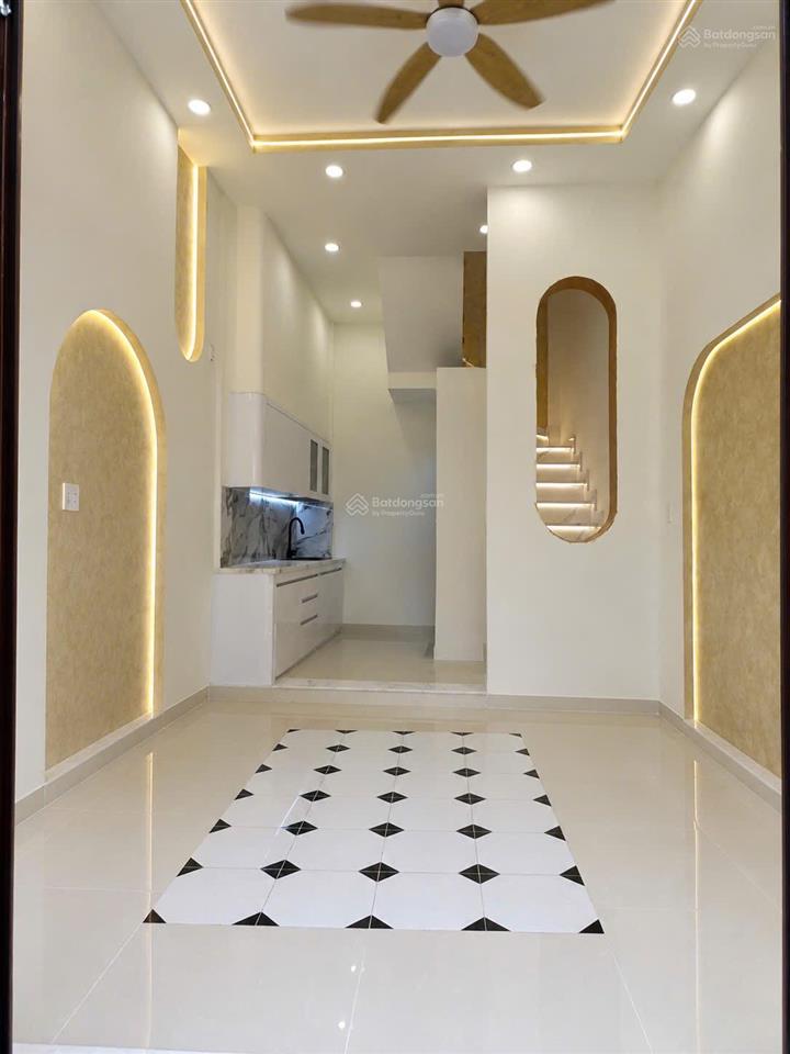 Bán nhà đẹp 4 tầng vào ở ngay. trên đường hoàng diệu hẻm rộng thông thoáng.