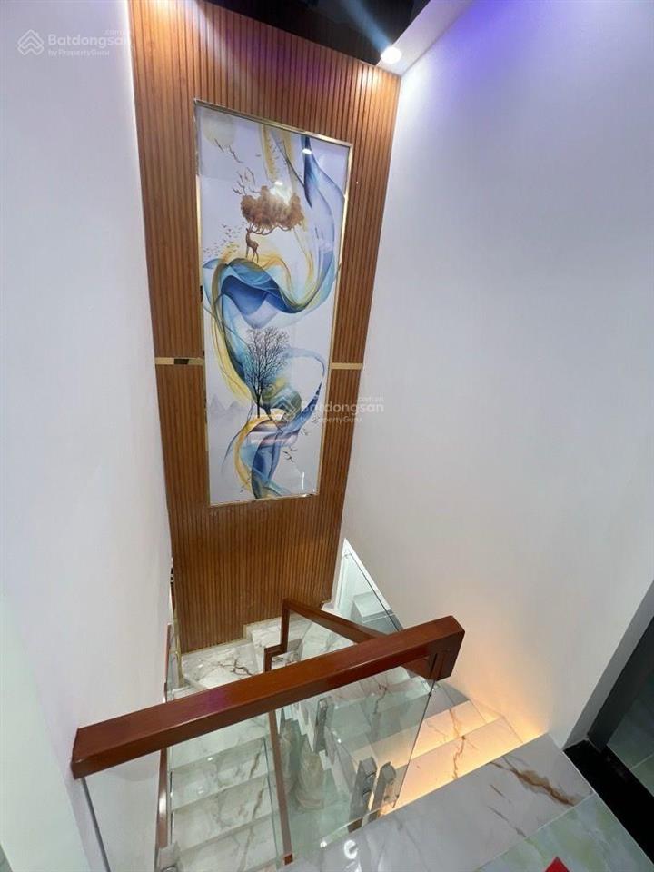 Bán nr bình đông sát q5, mới 100%, hẻm thẳng 3,5m, 2 lầu, 50m2, 5 tỷ, shr hc đủ