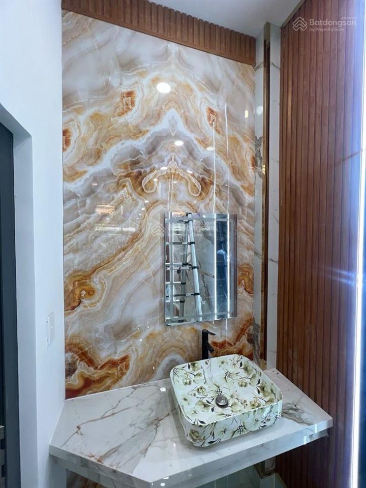 Bán nr bình đông sát q5, mới 100%, hẻm thẳng 3,5m, 2 lầu, 50m2, 5 tỷ, shr hc đủ