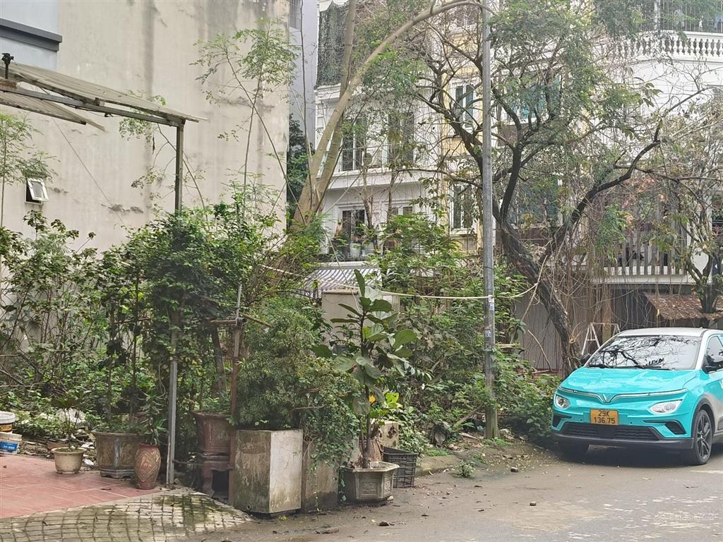 Cần bán gấp đất dịch vụ đìa lão, kiến hưng. dt 50m 5.56m. giá 13.9 tỷ