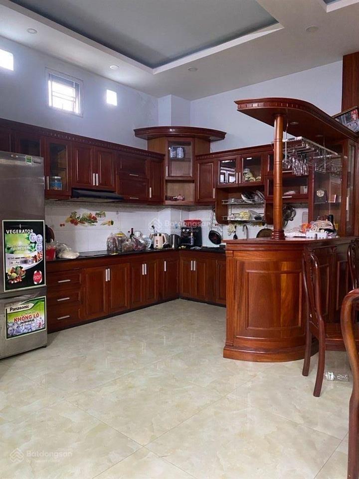 Nhà đẹp 3 tầng, 114m2(ngang 5,6m), nội thất gỗ cao cấp, mt đường số, giáp quốc lộ 13, vạn phúc