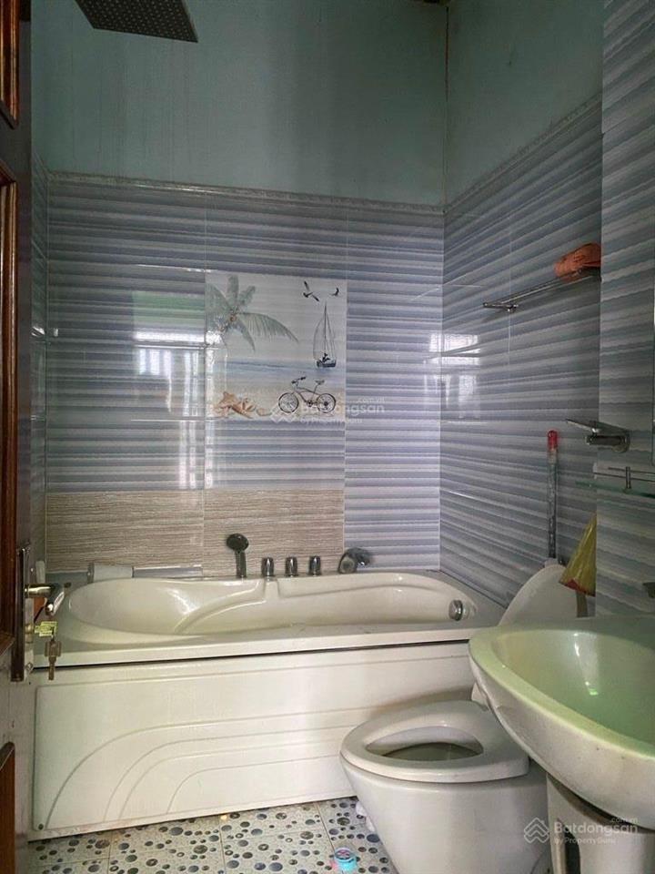 Nhà đẹp 3 tầng, 114m2(ngang 5,6m), nội thất gỗ cao cấp, mt đường số, giáp quốc lộ 13, vạn phúc