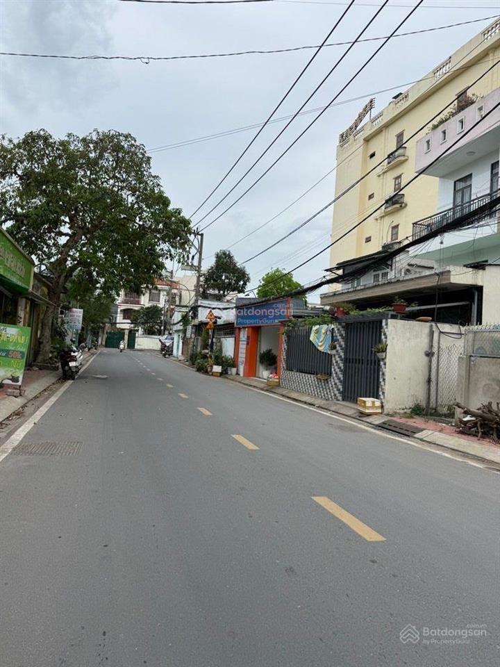 Nhà đẹp 3 tầng, 114m2(ngang 5,6m), nội thất gỗ cao cấp, mt đường số, giáp quốc lộ 13, vạn phúc