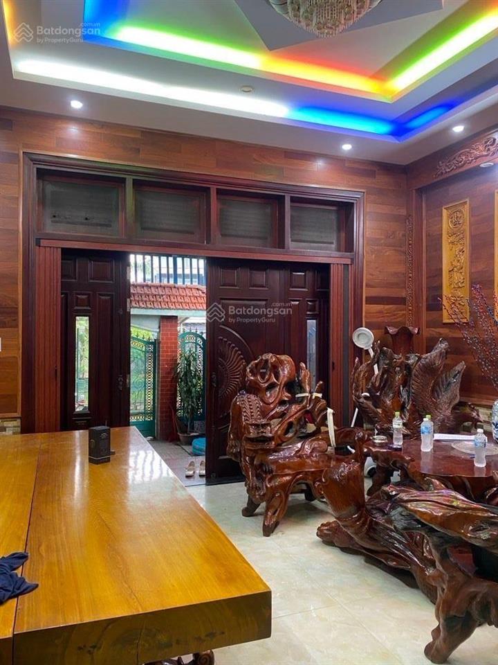 Nhà đẹp 3 tầng, 114m2(ngang 5,6m), nội thất gỗ cao cấp, mt đường số, giáp quốc lộ 13, vạn phúc