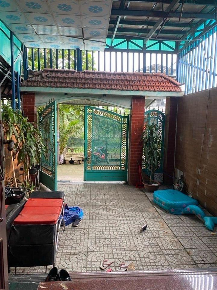 Nhà đẹp 3 tầng, 114m2(ngang 5,6m), nội thất gỗ cao cấp, mt đường số, giáp quốc lộ 13, vạn phúc