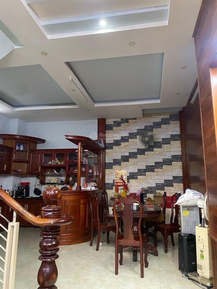 Nhà đẹp 3 tầng, 114m2(ngang 5,6m), nội thất gỗ cao cấp, mt đường số, giáp quốc lộ 13, vạn phúc