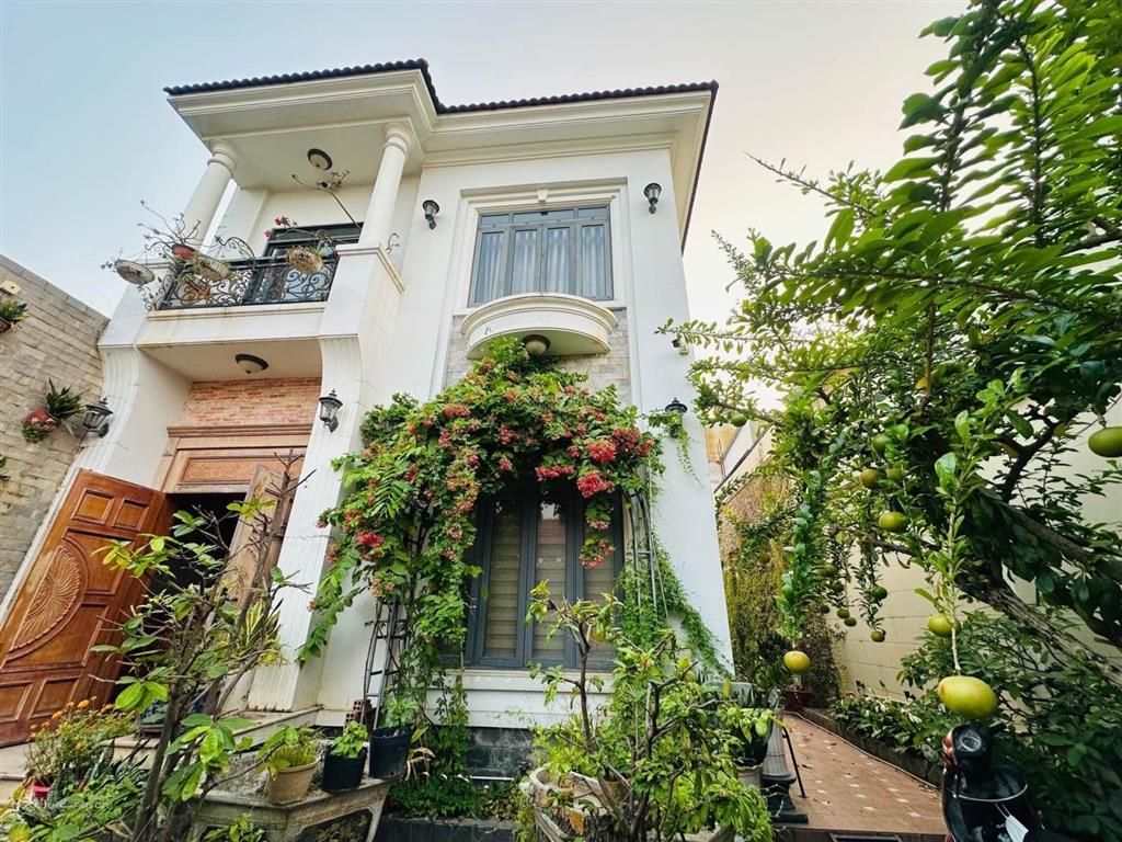Siêu phẩm biệt thự vườn, 189m(9,3*20), 2 tầng, đẳng cấp, mt đường, sát phạm văn đồng, hbc, tđ.