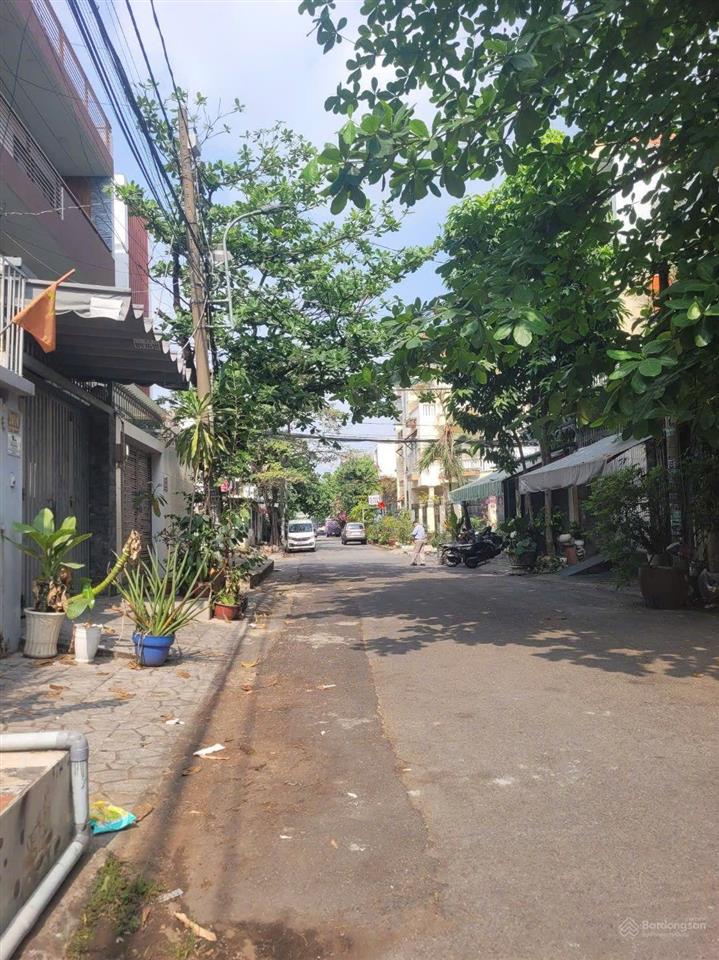 Bán gấp biệt thự 3 tầng, 129m(8,1*18), khu phân lô biệt thự ven sông, sau gigamall, pvđ, hbc.