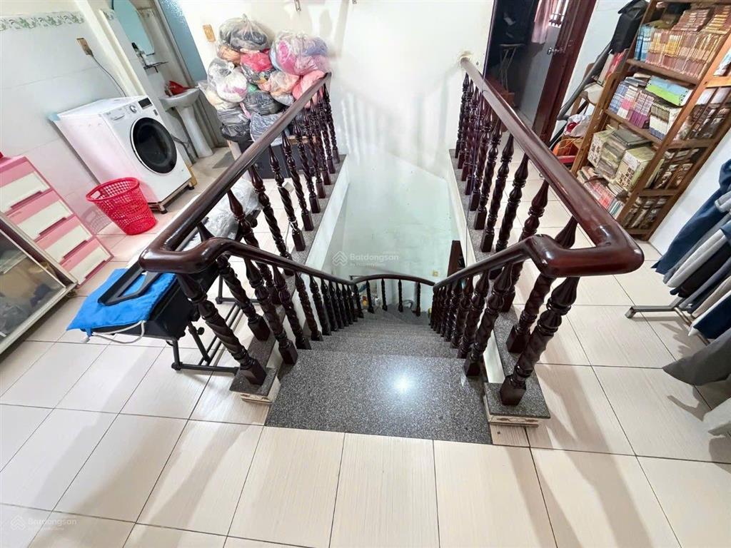 Cần bán nhà, chỉ 8,3 tỷ, nhà 180m(6*30), đường xe hơi, gần tô ngọc vân, tam bình, thủ đức.