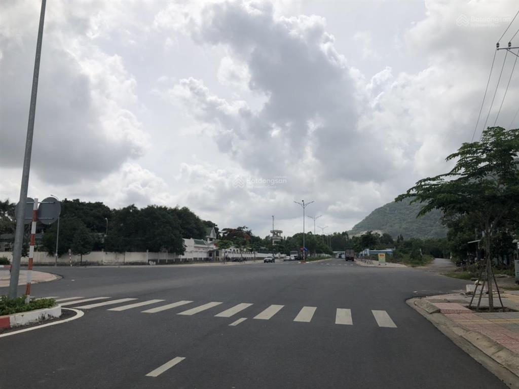 Bán đất mặt tiền đường trường chinh, đối diện công an xã phú mỹ, gần chung cư ecotown