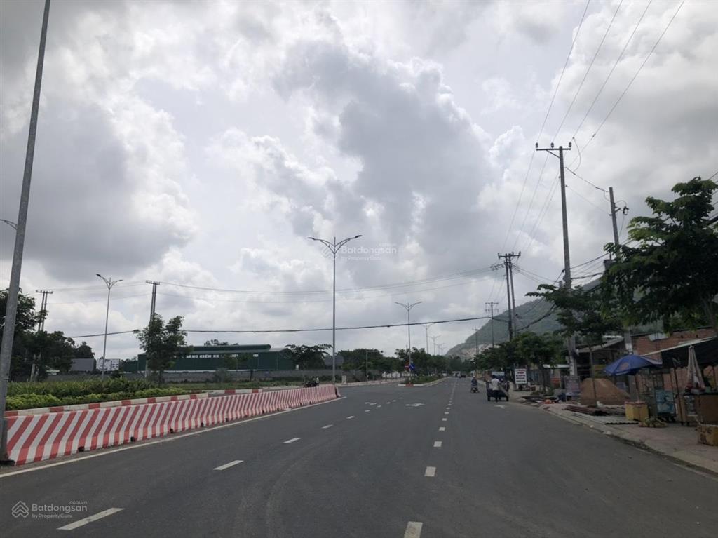 Bán đất mặt tiền đường trường chinh, đối diện công an xã phú mỹ, gần chung cư ecotown