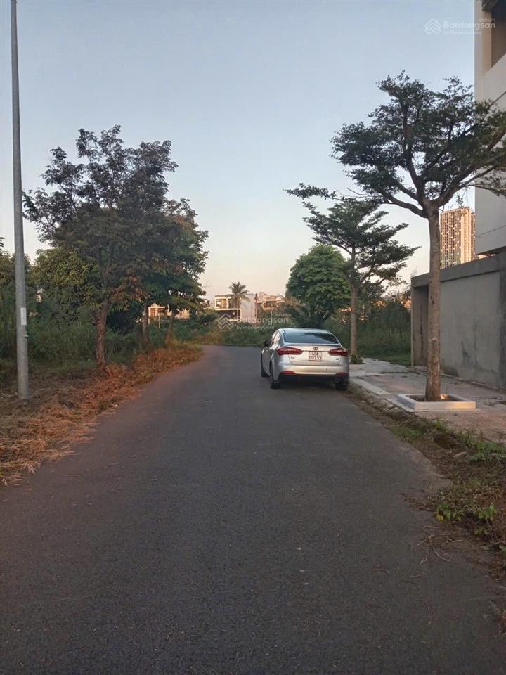 Lô đất ecorcham cần bán 120 mét vuông ngang 6 m sát sông giá tốt