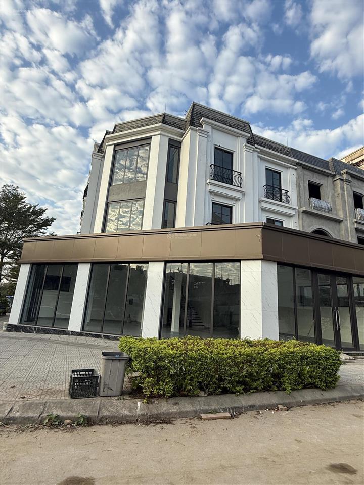 Cho thuê biệt thự vimeco ii  nguyễn chánh, 55 triệu, 150m2, 4 tầng, 1 hầm.