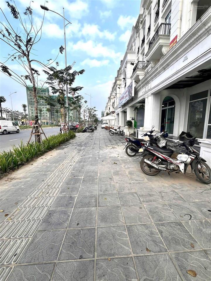 Cho thuê nhà mp lê quang đạo kéo dài ( luis đại mỗ) diện tích 105m x5 tầng thông sàn thang máy,45tr