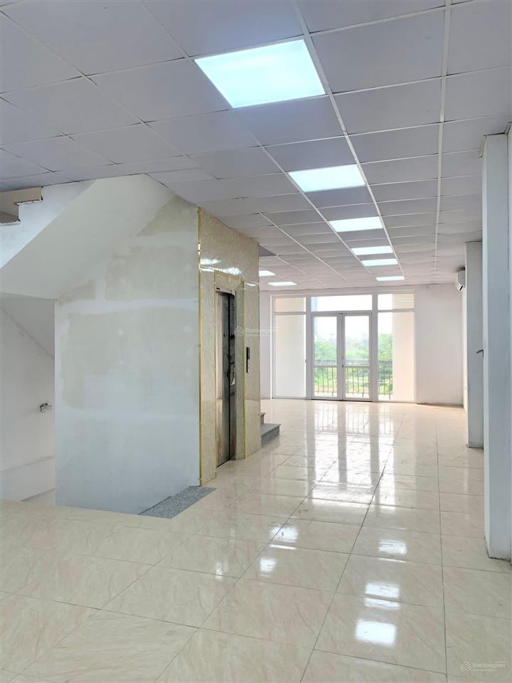Cho thuê nhà mp lê quang đạo kéo dài ( luis đại mỗ) diện tích 105m x5 tầng thông sàn thang máy,45tr
