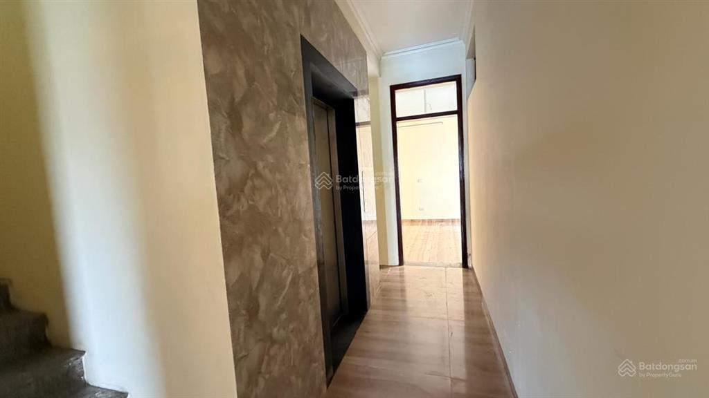 Cho thuê nhà mặt phố 85m², 5t thông sàn, mt 8m, thang máy tại mai anh tuấn, đống đa, giá 50tr/th