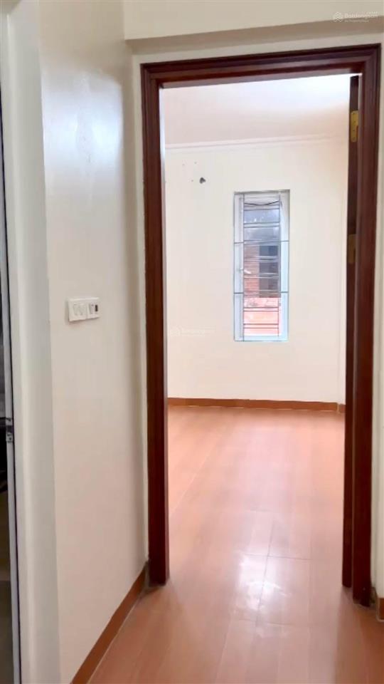 Cho thuê nhà ngõ 116 nguyễn xiển dt 55m2 x 4 tầng giá 18tr/th  0886 810 ***