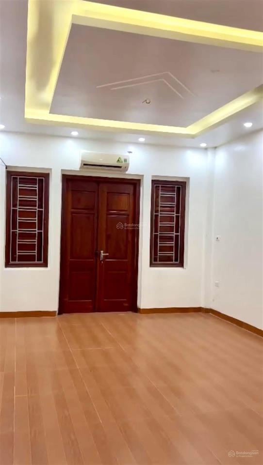 Cho thuê nhà ngõ 116 nguyễn xiển dt 55m2 x 4 tầng giá 18tr/th  0886 810 ***