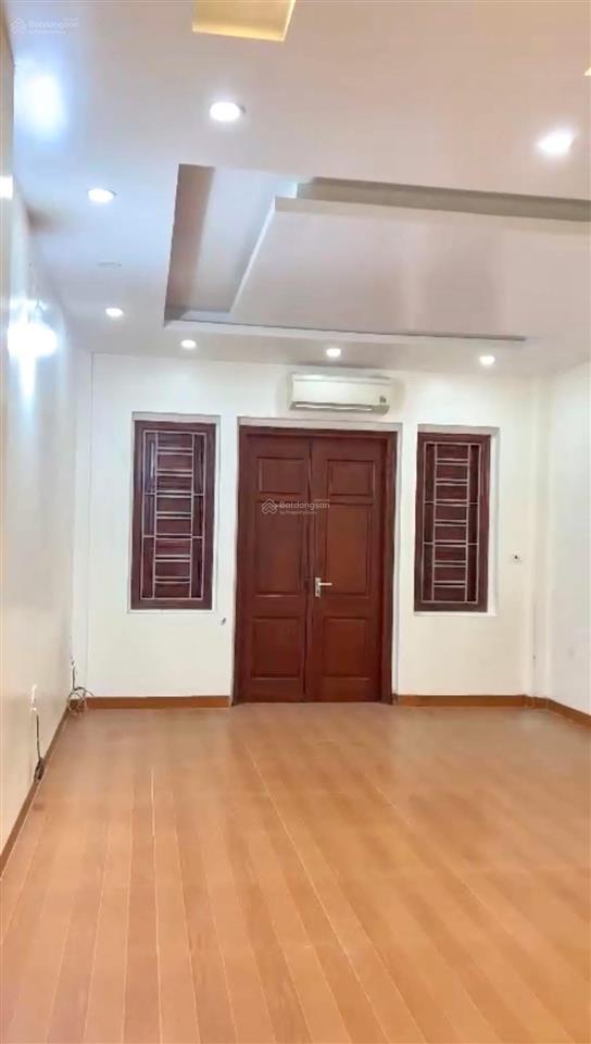 Cho thuê nhà ngõ 116 nguyễn xiển dt 55m2 x 4 tầng giá 18 triệu/tháng  0886 810 ***