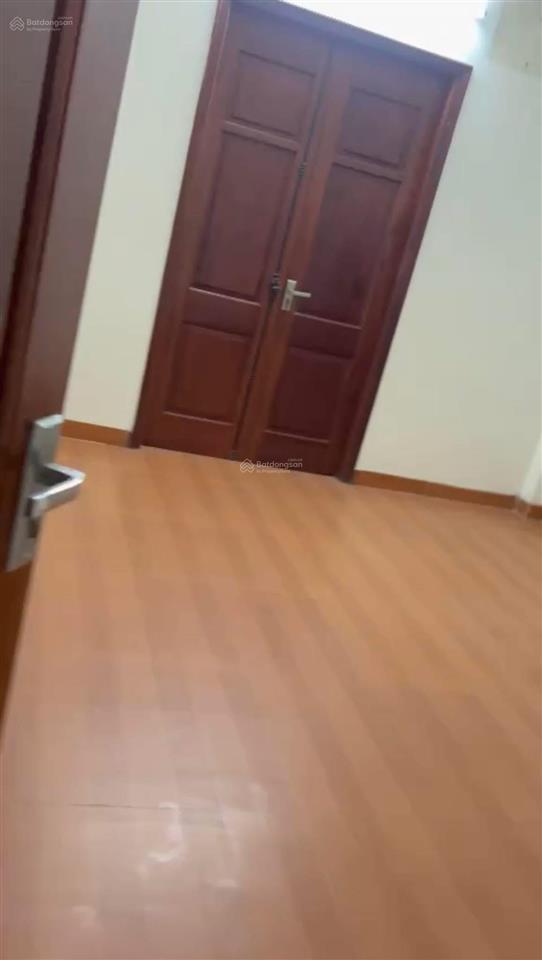 Cho thuê nhà ngõ 116 nguyễn xiển dt 55m2 x 4 tầng giá 18 triệu/tháng  0886 810 ***
