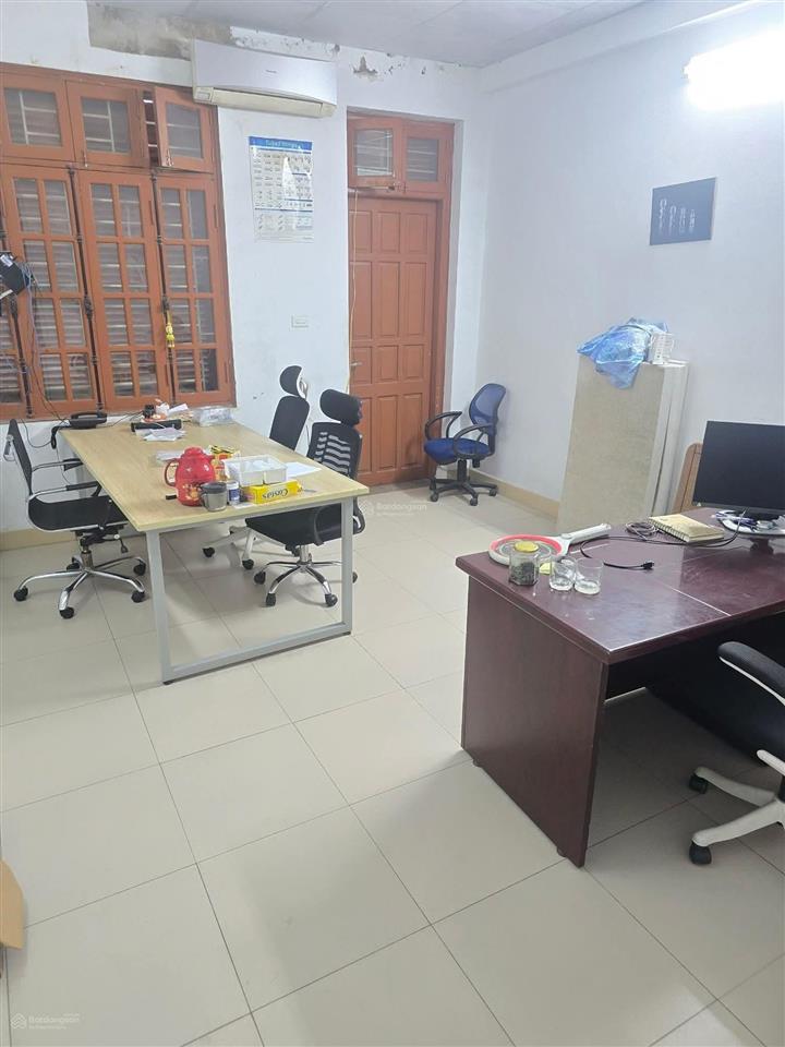 Cho thuê nhà tại 125 phố trung kính, 20 triệu, 60m2 x 4 tầng, mt 5m. ô tô tránh vỉa hè kinh doanh