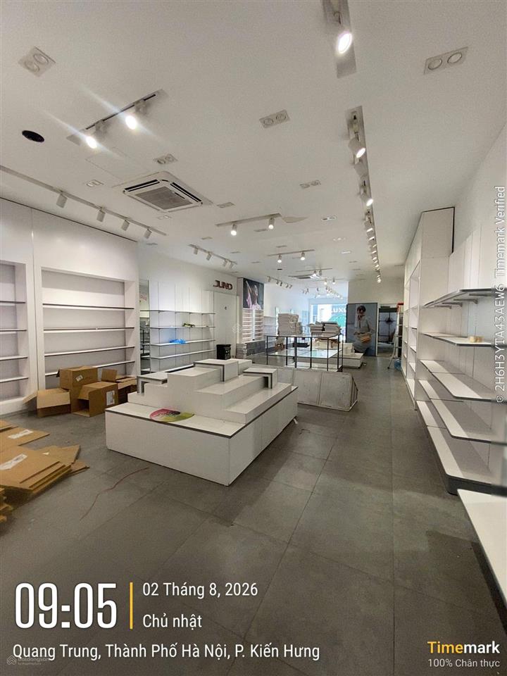 Cho thuê cửa hàng kinh doanh, showroom, mặt phố quang trung, diện tích 260m2, mặt tiền 8m. giá 50tr