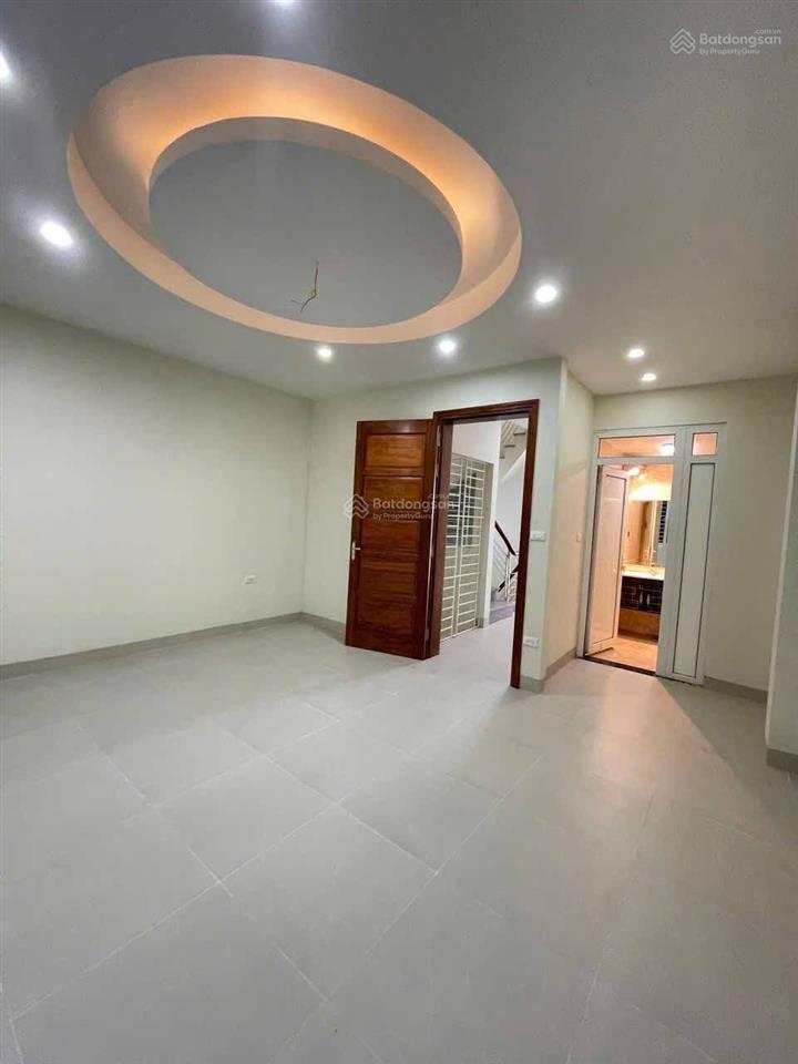 Cho thuê nhà phân lô khuất duy tiến, ngụy như kom tum, dt 60m x5 tầng, mt 5m giá 20tr
