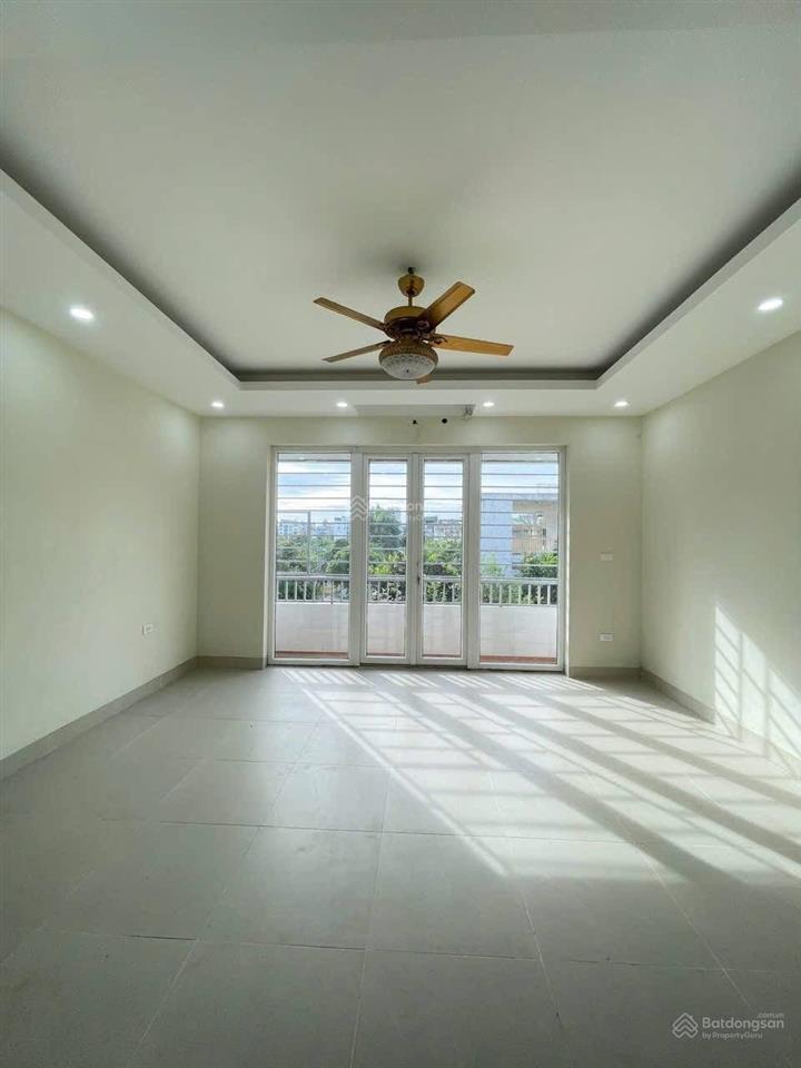 Cho thuê nhà phân lô khuất duy tiến, ngụy như kom tum, dt 60m x5 tầng, mt 5m giá 20tr