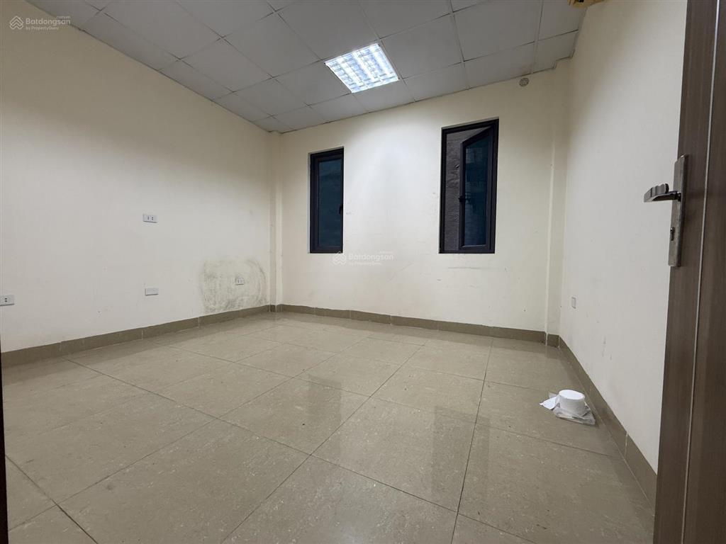 Cho thuê nhà liền kề kđt mới đại kim nguyễn xiển. dt 70m2, 5 tầng, mt 5m, 25tr/th  0886 810 ***