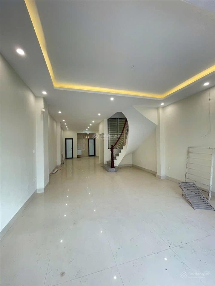 Cho thuê nhà phân lô khuất duy tiến, ngụy như kom tum, dt 60m x 5 tầng, mt 5m giá 20tr