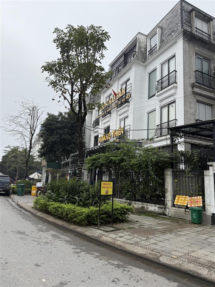 Cho thuê nhà liền kề đại kim nguyễn xiển, dt 90m x5 tầng thông sàn, thang máy, 35tr/th có tl