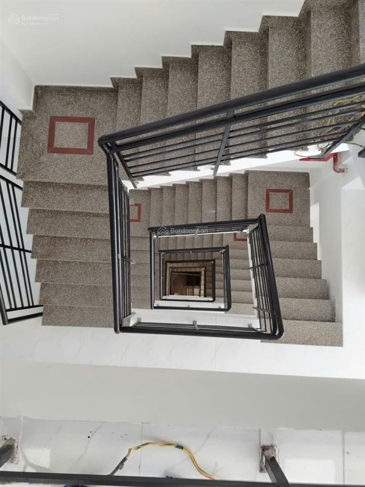Cho thuê tòa nhà sd 1600m2, mt đường trần hưng đạo gần đh cần thơ