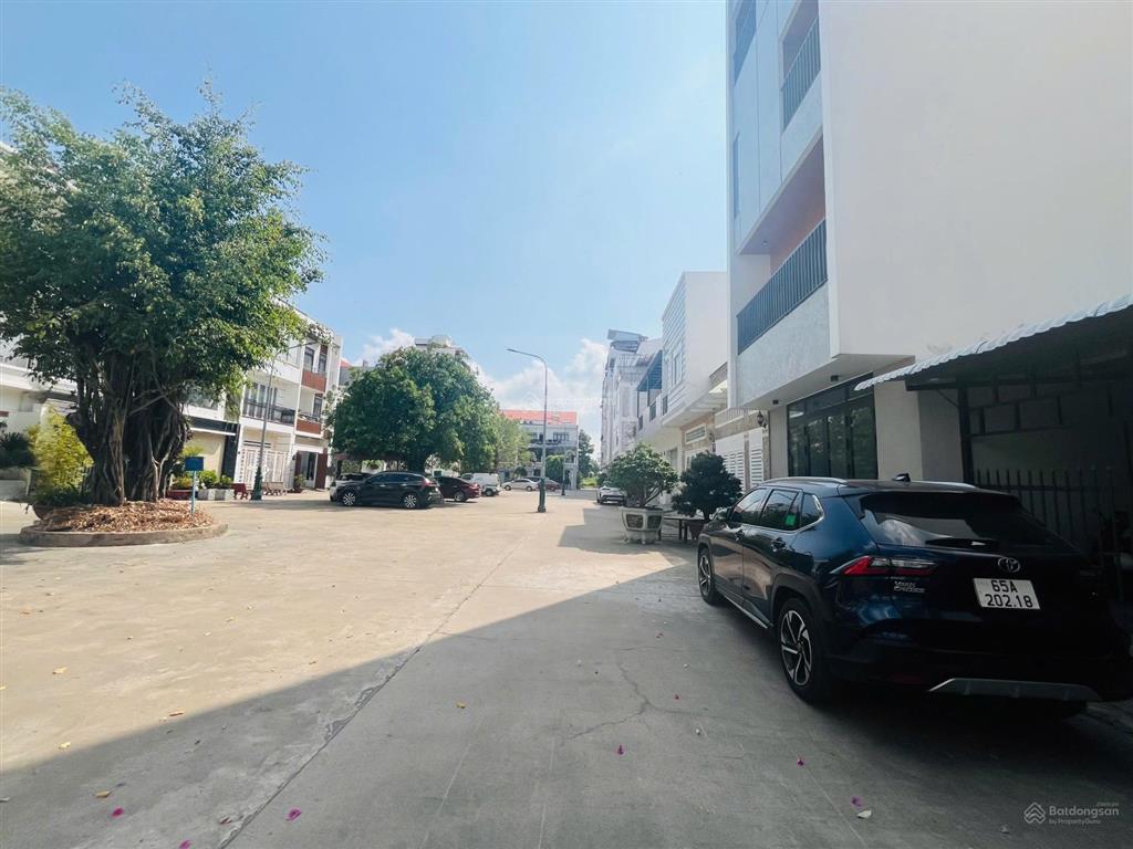 Cho thuê mặt tiền lý thái tổ  ngang 10m dtsd 720m² (thích hợp ngân hàng  công ty)