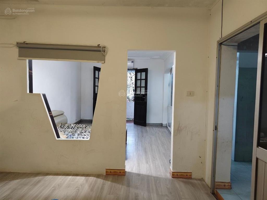 Tập thể trung tựphạm ngọc thạch, sổ siêu to 67 m², thực 100m², 3 ngủ, 5.x tỷ.