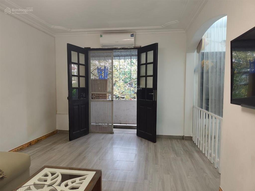 Tập thể trung tựphạm ngọc thạch, sổ siêu to 67 m², thực 100m², 3 ngủ, 5.x tỷ.