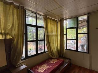 Tập thể phạm ngọc thạch, nguyễn ngọc doãn, lô góc, t2, 80m2 (sổ 52 m2), 3 ngủ, 4.x tỷ.