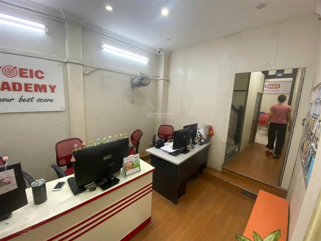 Cho thuê nhà riêng phố hồ dắc di 55 m2, 3 tầng, chỉ 17 triệu/ tháng có thương lượng.