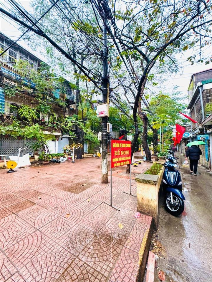 Tập thể vĩnh hồ, thái thịnh, tầng 2, 60 m2 (36 m2 sổ đỏ) 2 ngủ, nhỉnh 4 tỷ.